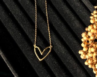 Dainty Floating Heart Necklace: 18k Gold PVD Plated Stainless Steel