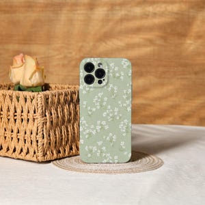 Green Floral Aesthetic Phone Cover for iPhone 16, 15, 14, 13, 12, 11 Pro Max Plus X, 13 12 Mini Case, Trendy Phone Case