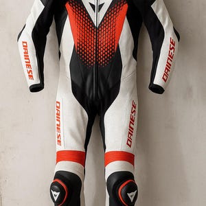 Combinaison de course de moto en cuir pour homme personnalisée - Ensemble veste et pantalon de motard en cuir véritable pour la sécurité - Réplique faite main pour combinaison de moto