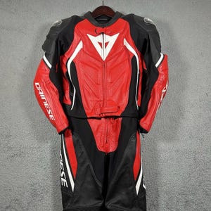 Red & Black Dainese Avro Leather Motorcycle Racing Suit – 2 Piece Track Riding Gear – Premium Men’s Biker Leather Suit