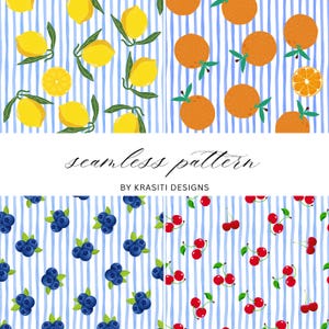 Może przedstawiać: Bezszwowy wzór z cytrynami, pomarańczami, jagodami i wiśniami na niebiesko-białym tle w paski. Widoczny jest również tekst "seamless pattern" i "by Krasiti Designs". Idealny do tkanin lub tapet.