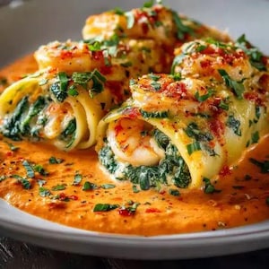 Receta de Rollitos de Pasta Rellenos de Camarones y Espinacas: Crema de Pimiento Rojo Asado (Descarga Digital)