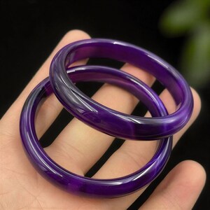 天然ウルグアイ産アメジストバングル（女性用）｜紫色の宝石バングルブレスレット｜本物のアメジストバングル｜手作りのアメジストジュエリー｜彼女へのギフト