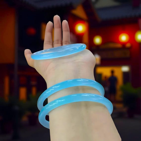 天然素材！氷のように薄いブルージェイドバングル｜ブルーアイス 