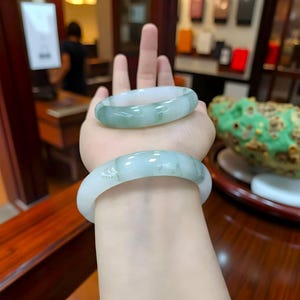 Naturlig Tianshan smaragd armband | Isläkningsarmband | Grön Tianshan smaragd armband | Handgjorda smaragd ädelstensmycken | Present till henne