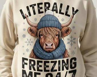 Vaca escocesa divertida en invierno PNG / Diseño "Congelándome 24/7" (Descarga digital)