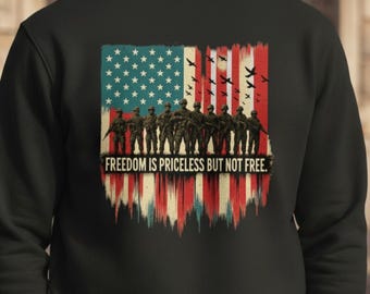 Soldado con bandera estadounidense PNG: Diseño de camiseta patriótica (descarga digital)