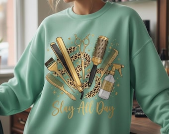 Peluquero Sley All Day PNG con herramientas de salón doradas