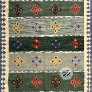 Handwoven Wool Kilim Rug: Scandinavian Green Dhurrie Flatweave
