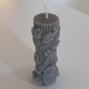 Decorative Gothic Candle – Grey Ivy Sculptural Candle – Dark Botanical Candle for Witchy Home Decor – Occult Aesthetic Candle