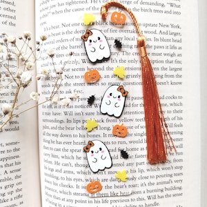Handmade Acrylic Pumpkin Ghost Bookmark: Vinyl Details