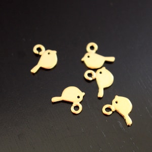 Matte Gold tarnish resistant Mini Chick Bird Charms, connectors, pendants, 2 pc, B612158