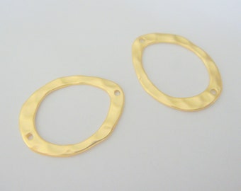 Jewelry findings Matte Gold Tarnish resistant hammeted Oval hoop pendant, connector, charm, S19114