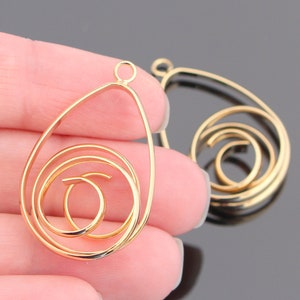 Jewelry findings, Shiny Gold Twisted Teardrop Hoop pendant, connector, charm, 2 pc, JK4351