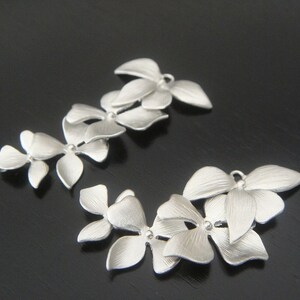 Grossisttillbehör Silver 4 Orkidéblomma Stjärna Lång Kontakt, Örhängesdetaljer, infattning, kontakt, hängen 2 st D610278