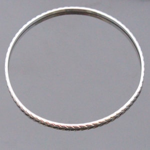 Silver Twisted Rope Textured round Bangle Bracelet, closed Bracelet findings, 1 pc, U7116