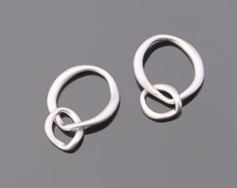 Matte silver Tarnish resistant long multiple circle 2 ring  pendant, connector, charm, B53321