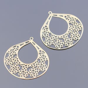 Jewelry Supplies,  Gold  filigree Teardrop pendant, Gold drop connector, charm, J57668