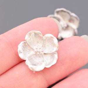 Wholesale Supplies, Matte Silver Big Flower Earring Post Findings, Flower connector, Flower with Leaves post earrings, 2 pc P58847