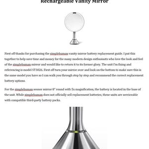 Puede incluir: Una guía para reemplazar la batería en un espejo de tocador recargable SIMPLEHUMAN. La guía incluye una foto del espejo y su base. El espejo es redondo y la base es plateada.