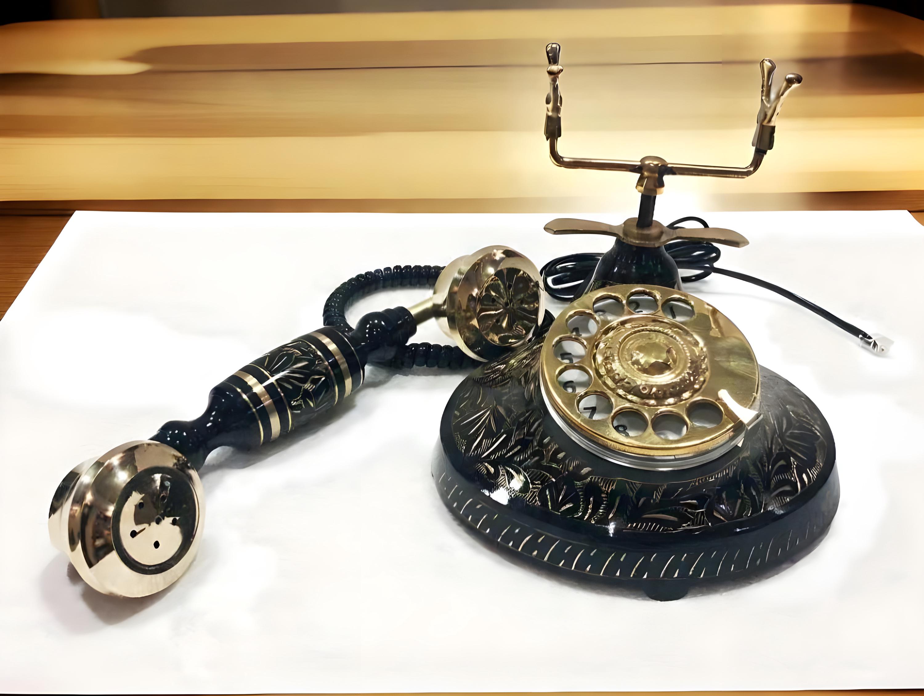 ヴィンテージ真鍮製ロータリーダイヤル電話：アンティークスタイルの