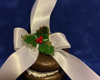 Maine Whoopie Pie Ornament, Pointsettia, white ribbon