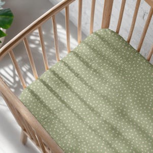 Daisy Meadow Crib Sheets, Floral Fitted Crib Sheets, Floral Fitted Bassinet Sheets, Baby Girl Nursery Decor, Botanical Nursery Decor