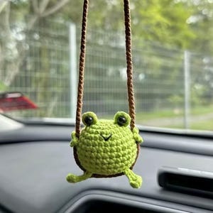 Car Rearview Mirror Decoration Hook – Handmade Hanging Animal (Frog, Duck, Chick, Bird) – Cute and Original Gift