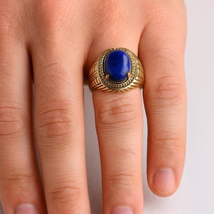 Lapis Lazuli Brass Signet Ring: Vintage Style Gemstone Jewelry