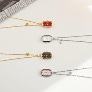 Elegante collar con colgante de reloj colorido, joyería de reloj rojo dorado, collar de reloj rosa Y2K, collar de reloj plateado, joyería de reloj de moda, regalo de los 90