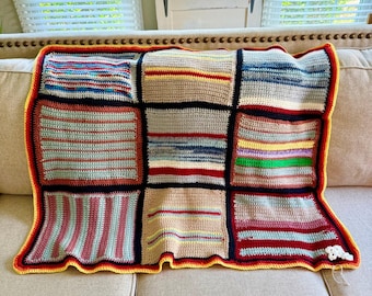 Manta de patchwork de ganchillo hecha a mano, manta a rayas, manta para regazo multicolor con cruz, 50x40