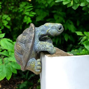 Creative Craft Aquarium Turtle Statue | Cute Simulation Turtle | Hanging Resin Figurine | Animal Sculpture Ornament | Home Garden Decor
