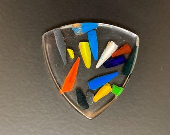 Gitarrenplektrum • Gitarrenzubehör • Le Riff de Mine Kollektion • Echte Buntstiftspitzen und Epoxidharz