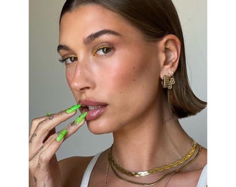 Hailey-inspirerat halsband, minimalistiskt halsband, Hailey Bieber kändisinspirerade smycken, Clean Girl Aesthetics, guldhalsband