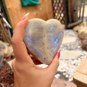 Blue Flash Moonstone Heart — photo 7