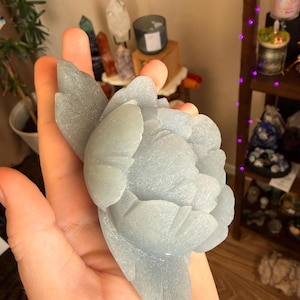 Angelite Flower Carving — photo 3