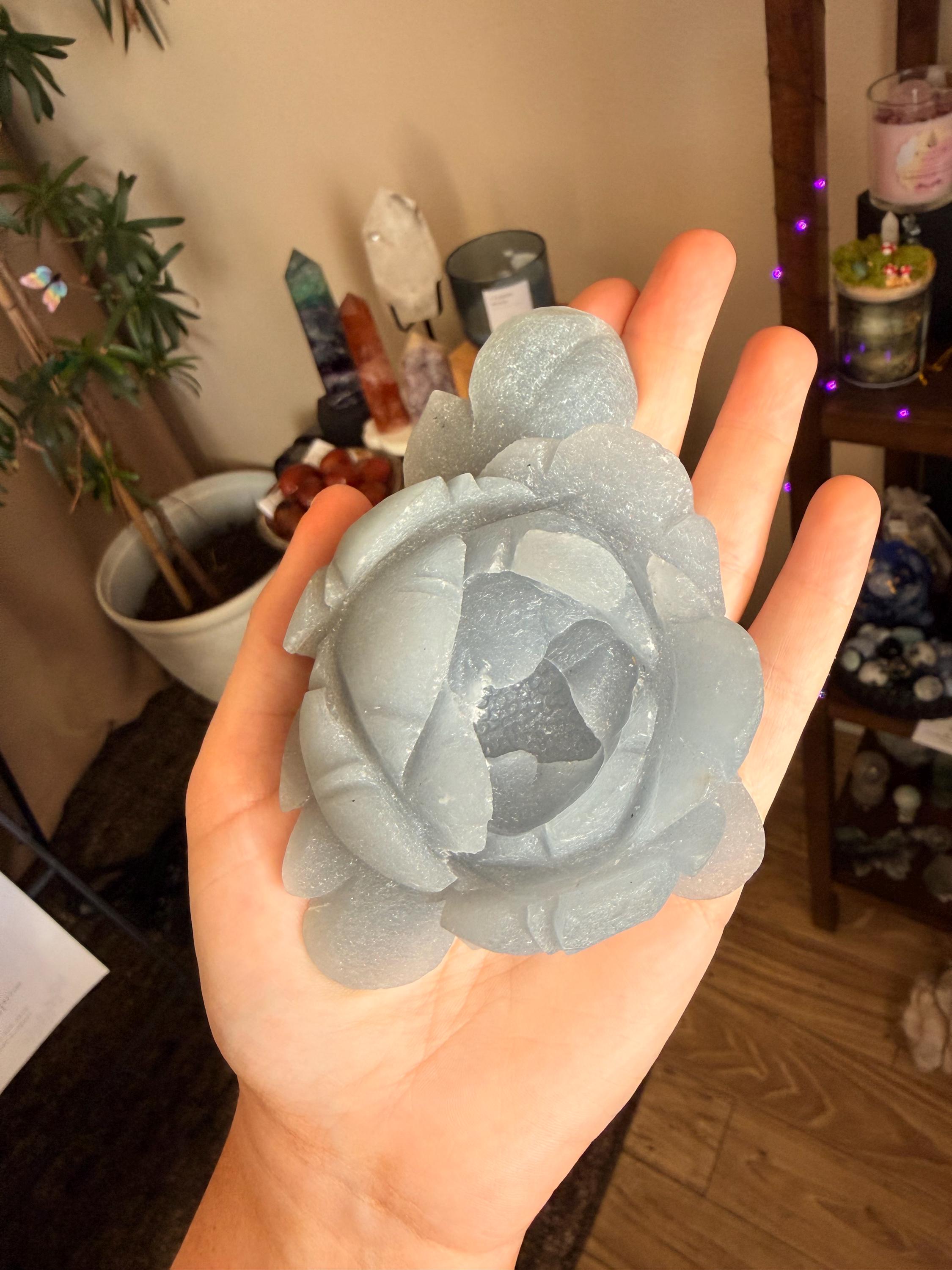 Angelite Flower Carving — photo 2