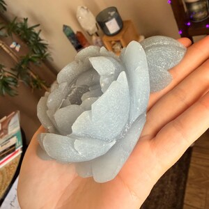 Angelite Flower Carving — photo 4