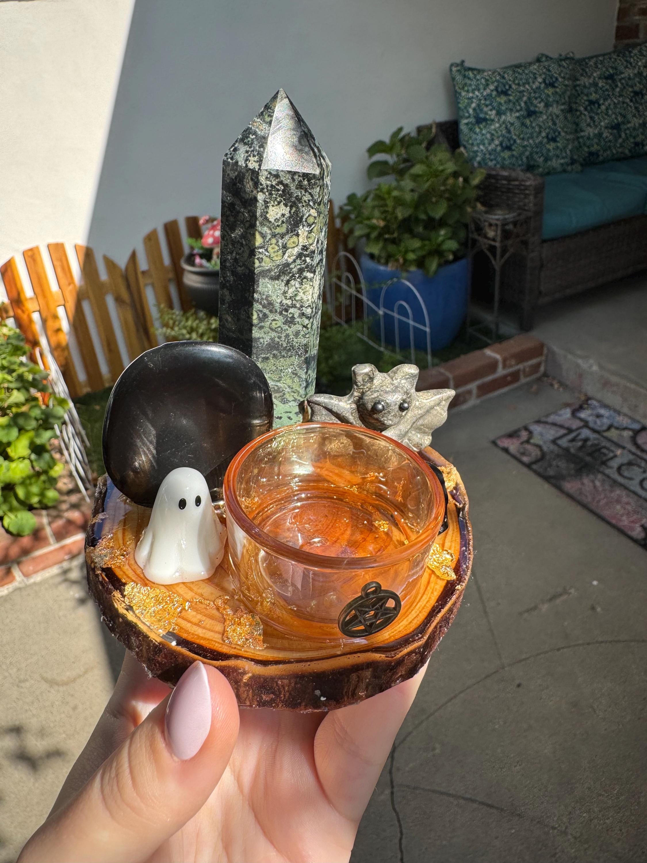 Mini Spooky Witch Altar — photo 4