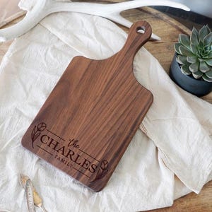 Planche à découper personnalisée | Cadeau de mariage pour couple | Cadeau de mariage personnalisé | Cadeau de fiançailles | Cadeau nuptiale de douche