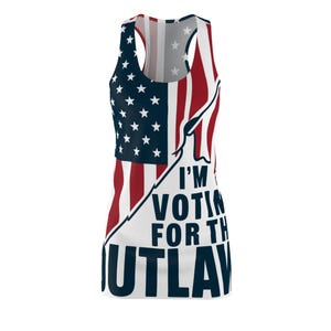 Vaterländisches Racerback-Kleid - Vote Outlaw, Kleid mit amerikanischer Flagge, Sommer-Outfit, Festival-Kleidung, Gedenktag-Kleidung