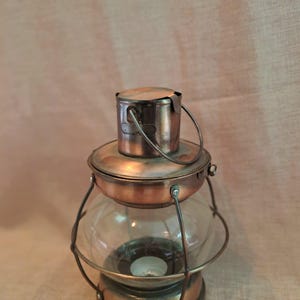 Vintage Copper Look Tealight Lantern – Glass Candle Holder – Rustic Metal Lantern for Balcony, Window or Table
