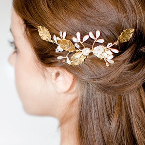 Golden comb with tiny intricate leaves, french style, bohemian accessory, bridal headpiece, woodland autumn headpiece, small accessory