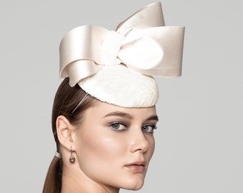 Oversized bow elegant pillbox hat,race course millinery,wedding bow hat,elegant statement wedding hat, fashionable bride,stylish bridal hat