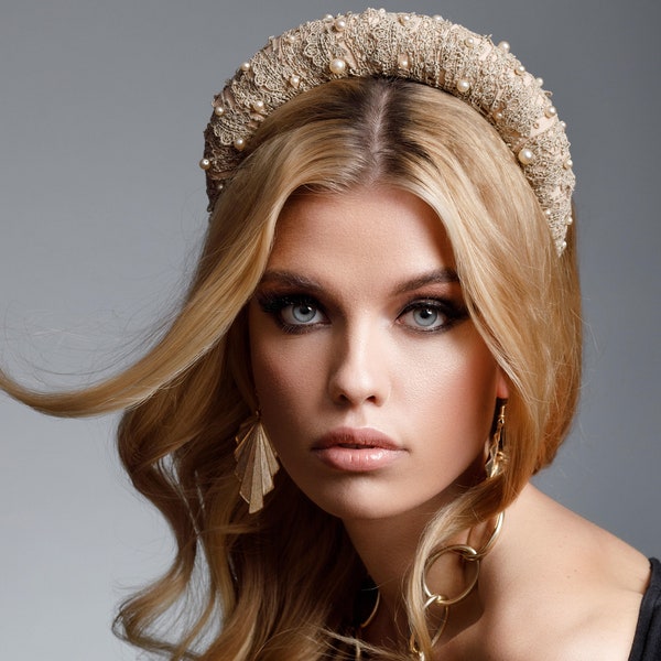 Diadema acolchada beige y dorada con encaje vintage, accesorio de lujo para una dama elegante, accesorio para el cabello suave, diadema casual con perlas