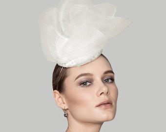 Big volume bridal pill-box hat with a crin flower, wedding elegant headpiece, royal ascot hat, statement headwear, bridal elegant fascinator