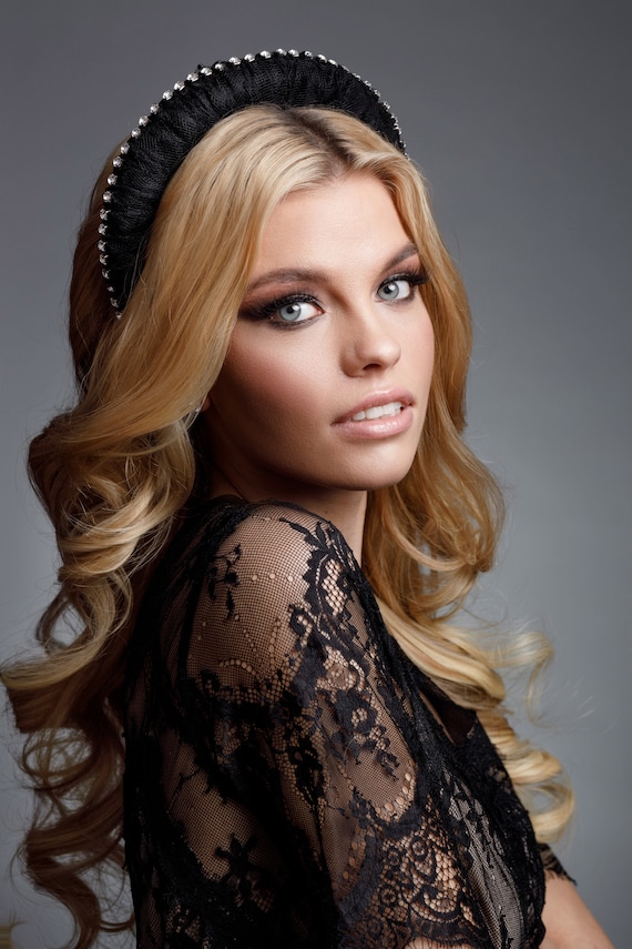 Velvet Black Padded Headband, Luxury Accessory for a Stylish  display picture 3