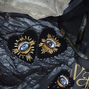 Velvet Heart Evil Eye Brooch – Handcrafted Black Heart Pin with Gold Beading – Mystical Embroidered Jewelry