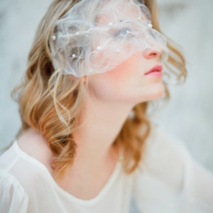 Unconventional veil, crinoline, beaded birdcage, face cover, for a bride with exceptional style, stylish headpiece, image 4