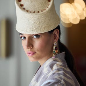 Vintage-inspired Panama Straw Pillbox Hat with triangle beads, eastern hat style, top hat, Moroccan style headpiece, ottoman Fahsion, summer image 6